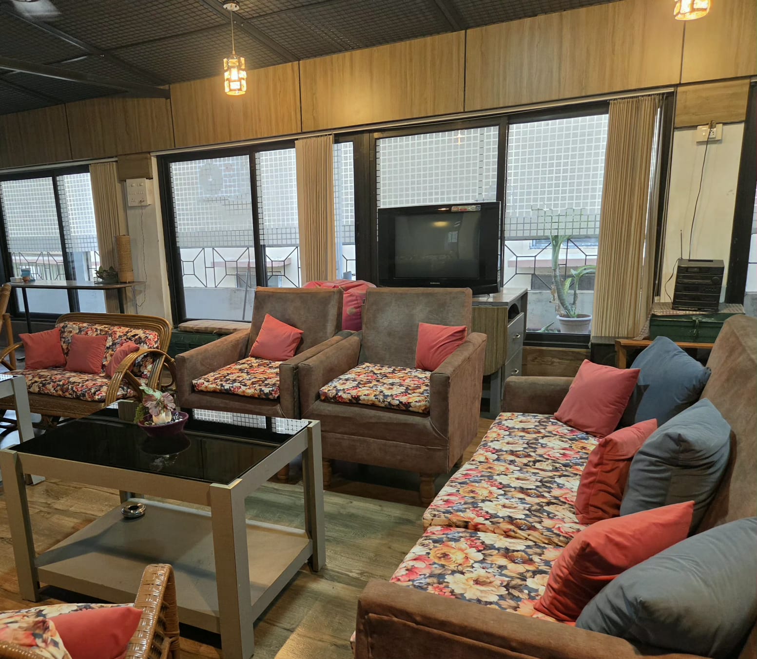 Lounge seating area at 172 LBS