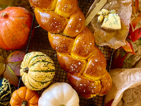 Pumpkin sage and stilton bread