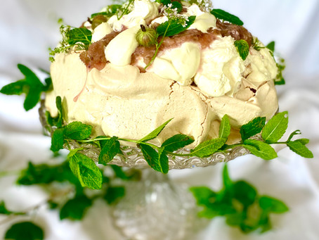 Gooseberry pavlova fool.