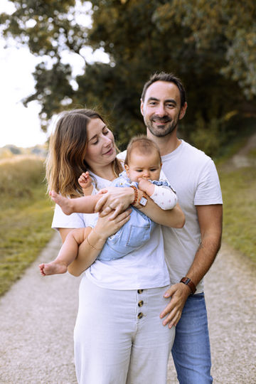 Couple avec leur bébé 