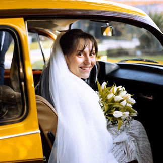 Portrait mariée dans voiture