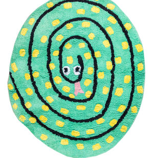 Green spiral snake-shaped bath mat