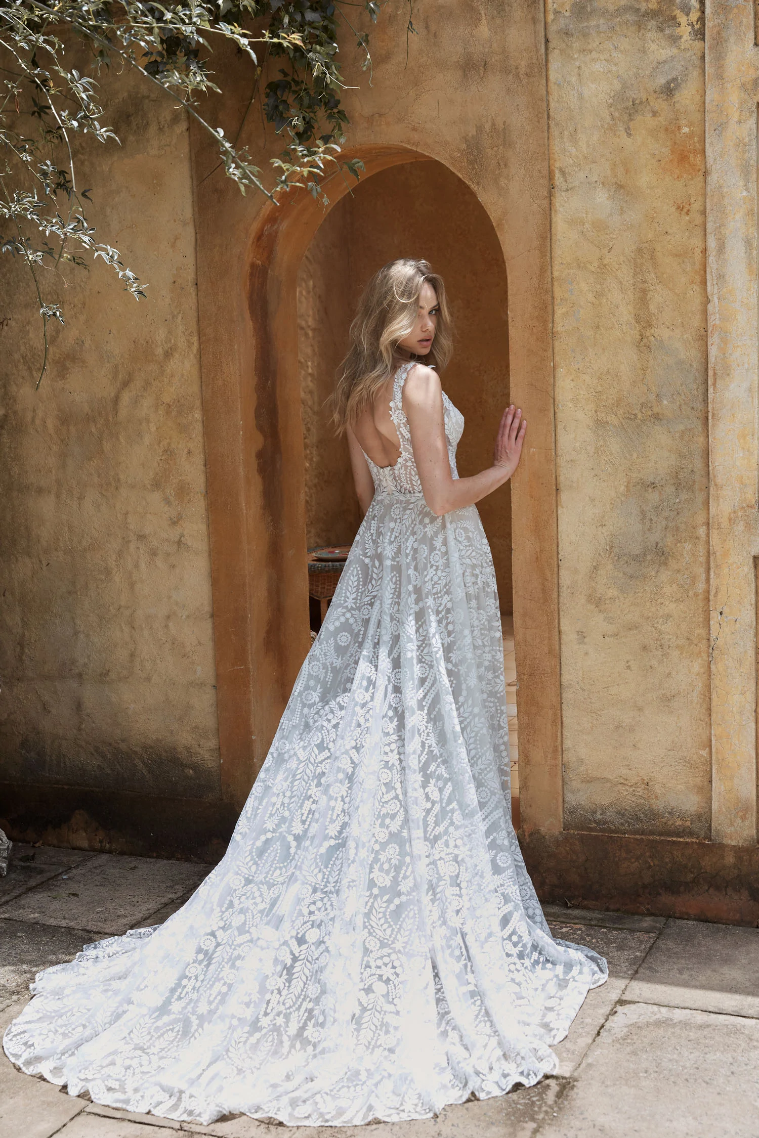 ZEPHYR_EY267_FULLLACEALINEWEDDINGDRESS_EVIEYOUNGBRIDAL174_1512x.webp