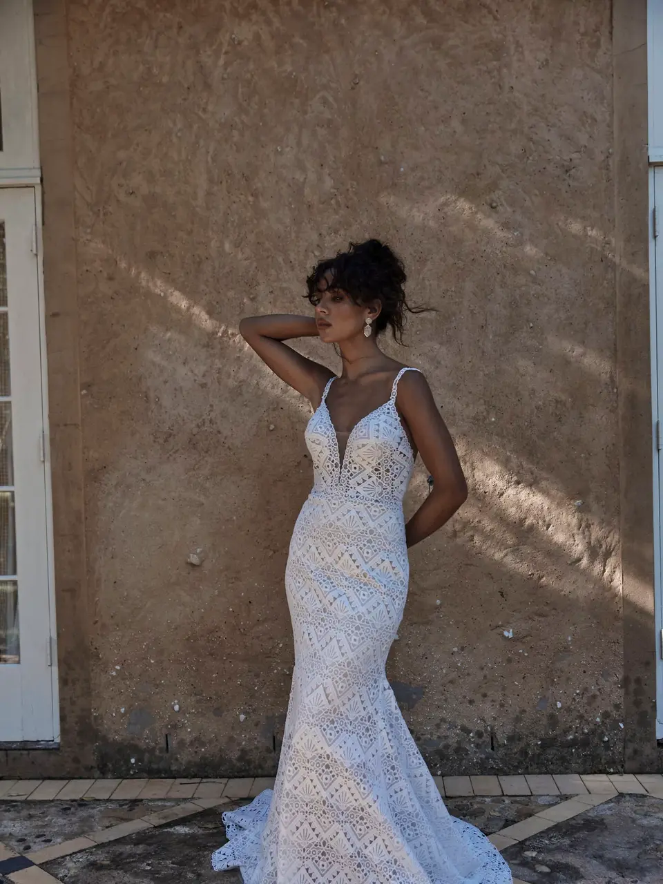 DEJA_EY233_FULLLENGTHLACEFITANDFLAREFITTEDWEDDINGDRESSILLUSIONBODICE_EVIEYOUNGBRIDAL-100A4