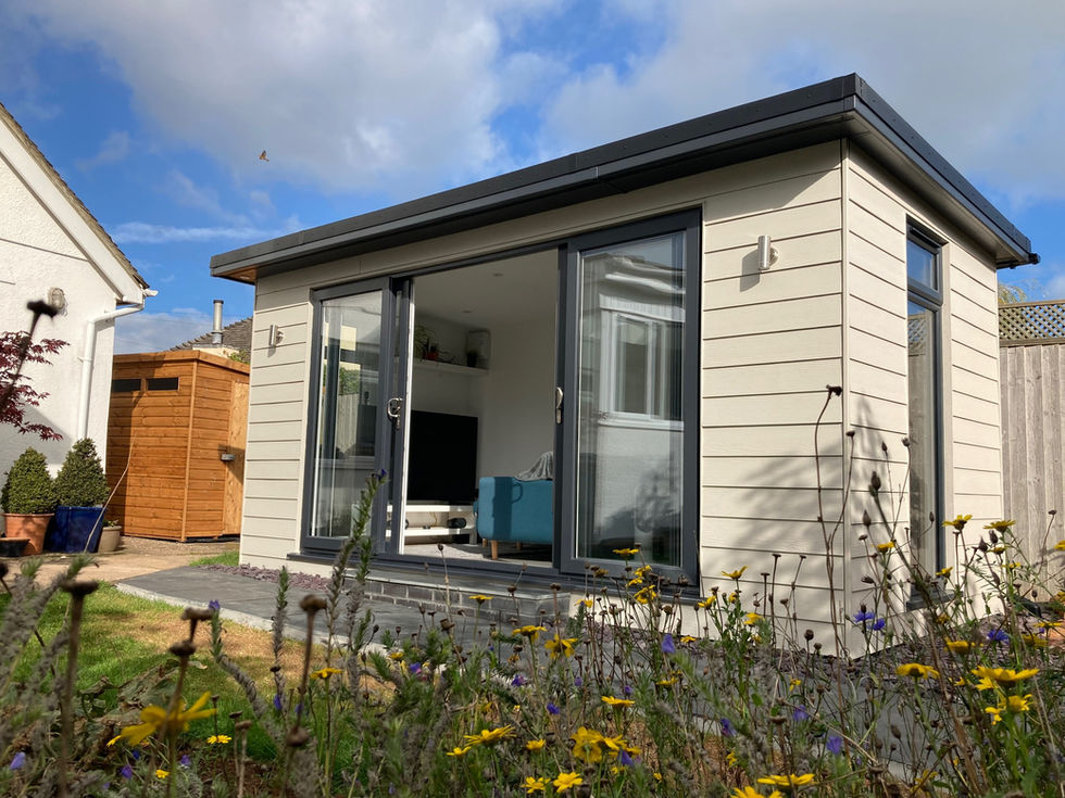 Cobblestone hardie plank garden room