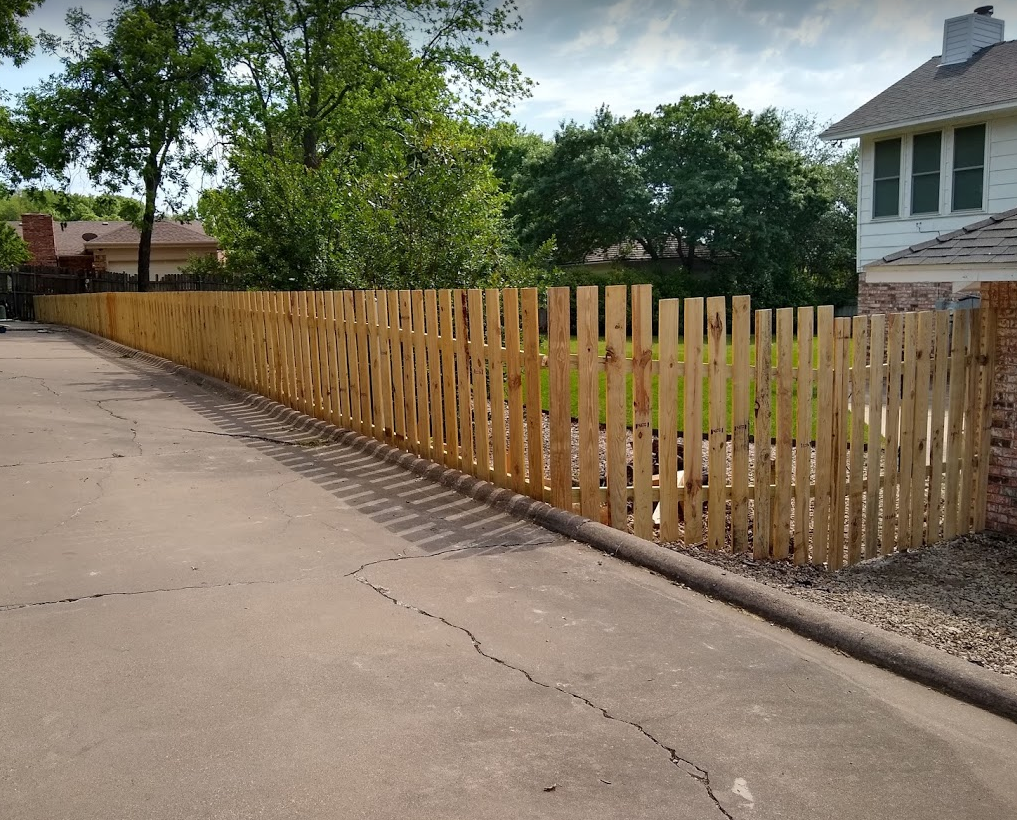 Pallet Picket Fence