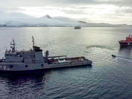 La Armada Argentina rescató un buque al norte de la Isla Livingston