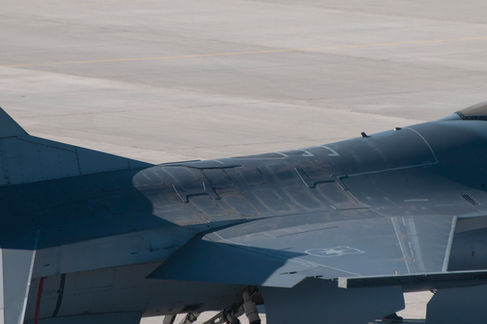 F-16 MLU con refuerzos estructurales.