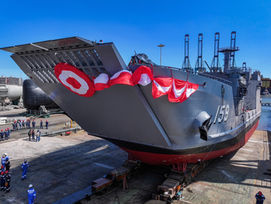 SIMA Perú pone en el agua al B.A.P. Chimbote y al submarino B.A.P. Antofagasta