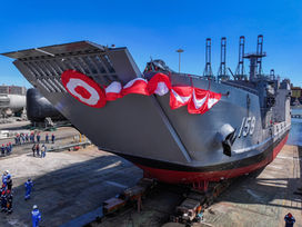SIMA Perú pone en el agua al B.A.P. Chimbote y al submarino B.A.P. Antofagasta