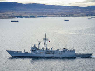 La Armada de Chile fiscaliza flota pesquera internacional en el Estrecho de Magallanes