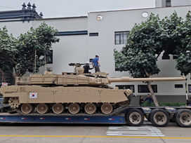 Perú muestra sus primeros blindados K808-PE White Tiger y presenta el tanque K2 Black Panther, en proceso de evaluación