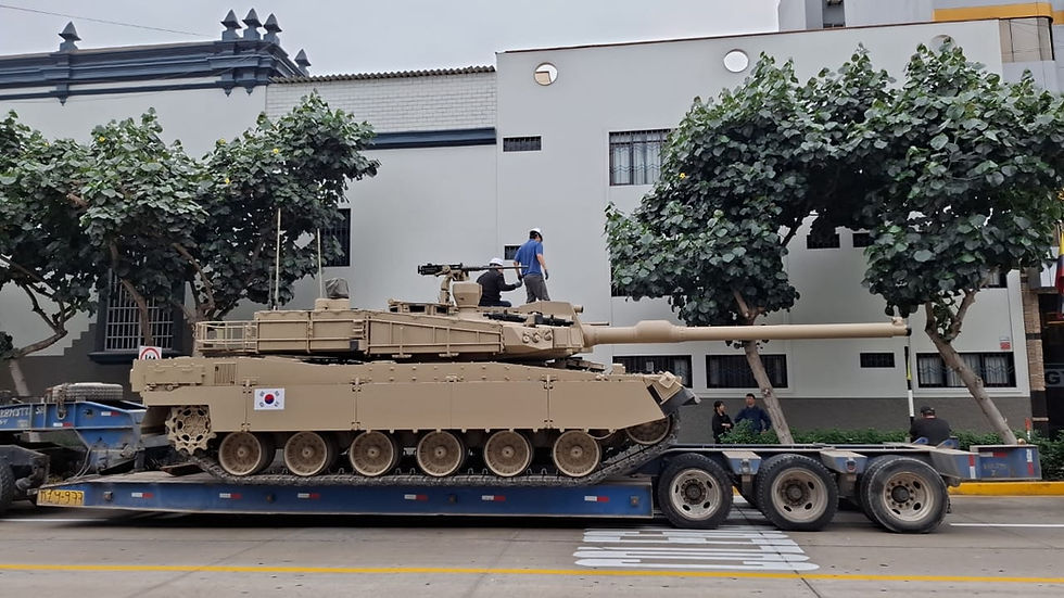 Perú muestra sus primeros blindados K808-PE White Tiger y presenta el tanque K2 Black Panther, en proceso de evaluación
