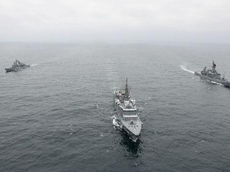 Buques de la Armada de Japón realizaron ejercicio PASSEX con la fragata BAP Coronel Bolognesi en Perú