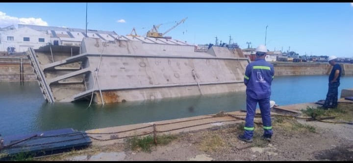 TANDANOR puso en operación la nueva compuerta del Dique Nº2 de la Base Naval Puerto Belgrano y amplía la capacidad
