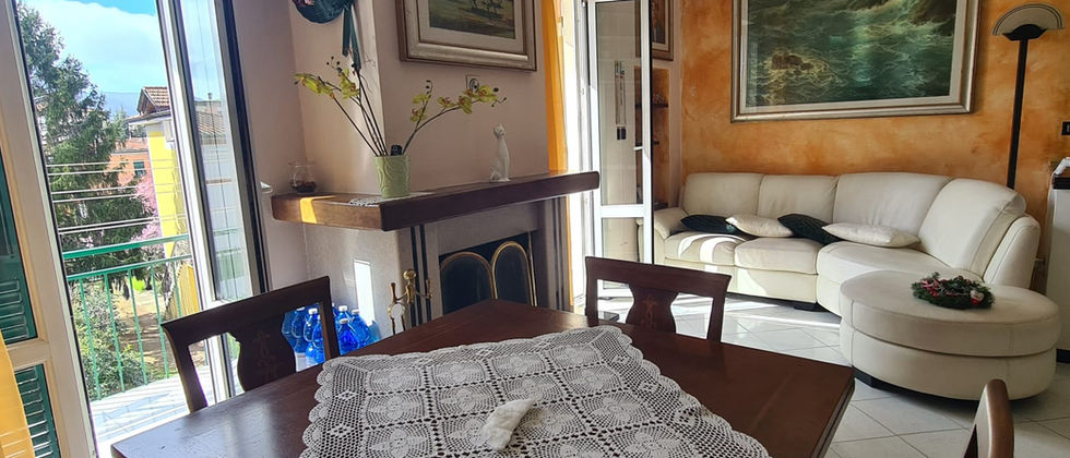 La zona giorno di Casa Orchisda a La Spezia