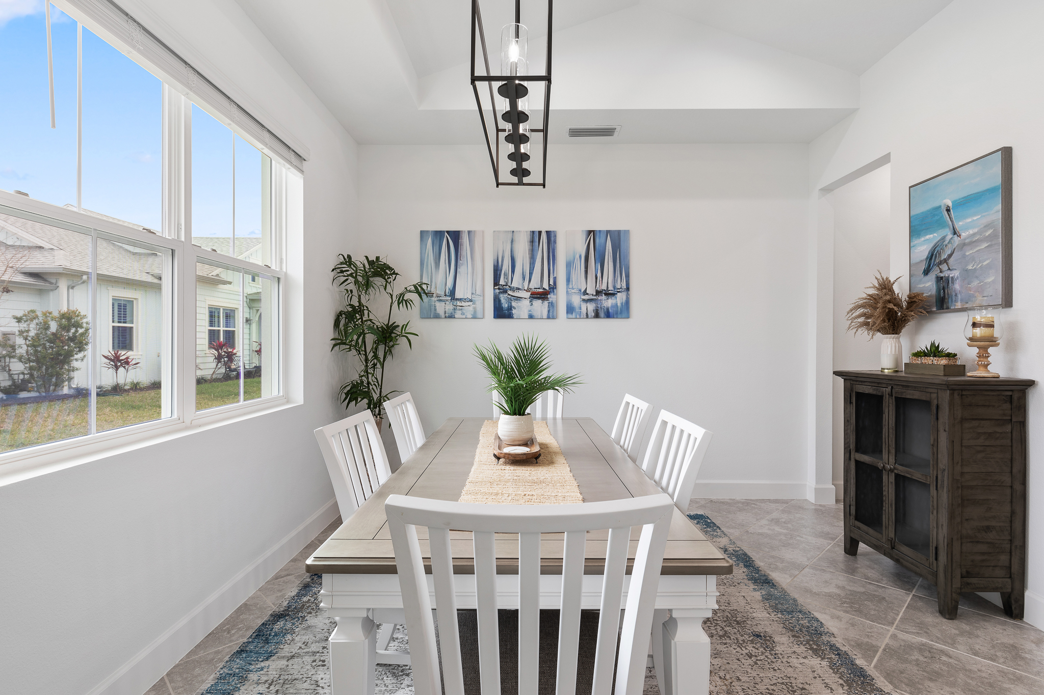 How Pro Real Estate Photography Makes Central Florida Listings Impossible to Scroll Past