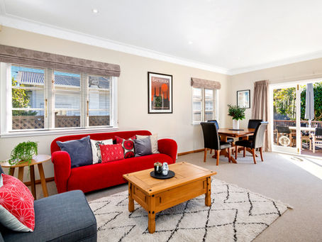 Presentation matters — a well-staged lounge helps buyers picture themselves at home.