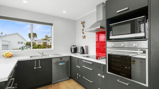 Is It Worth Replacing the Kitchen Before You Sell?