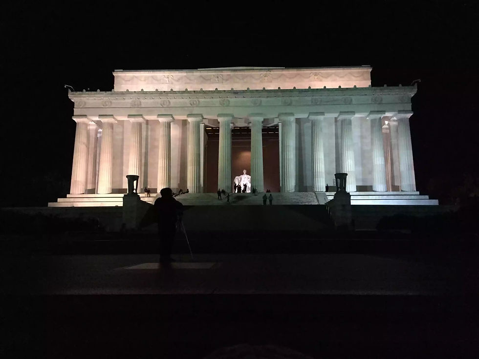 Exterior of the Lincoln Memorial at night