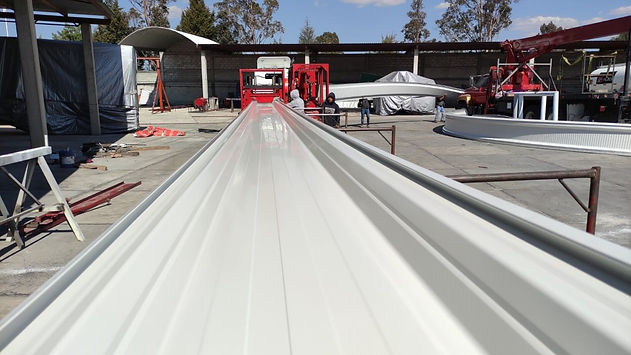 RENTA DE MAQUINA DE LAMINA PARA ARCOTECHO