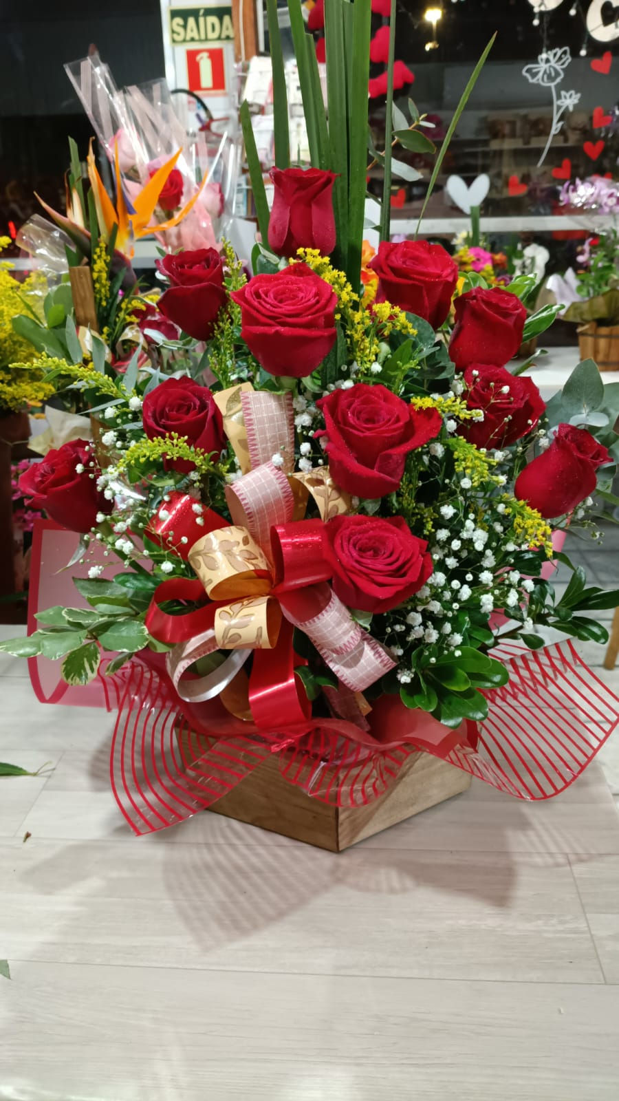 arranjo 12 rosas vermelhas