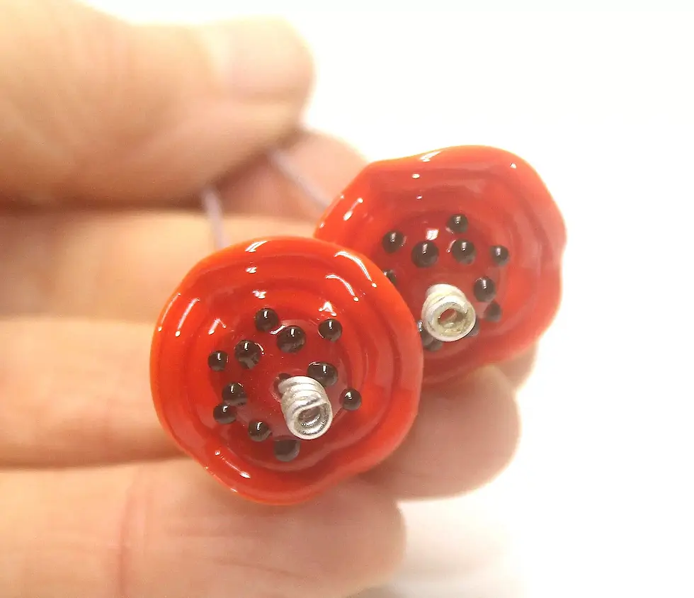 Red pair bead poppys 20mm
