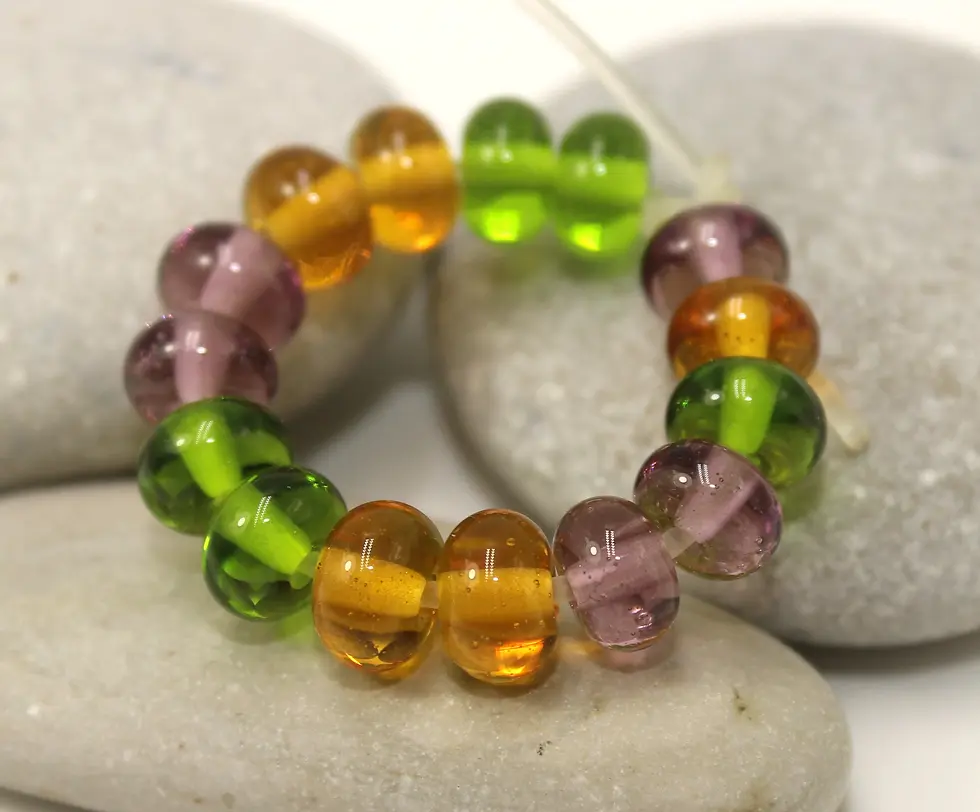 Glass spacer beads
