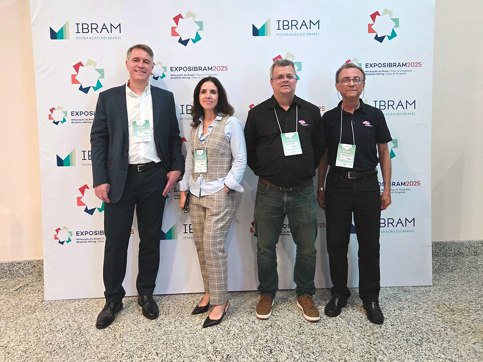 Equipe executiva da Blossom durante a EXPOSIBRAM 2025