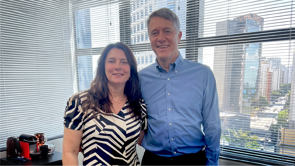 Dileni Sampaio, Diretora de Engenharia da Blossom Consult, ao lado de Frederico Jannotti, CEO.