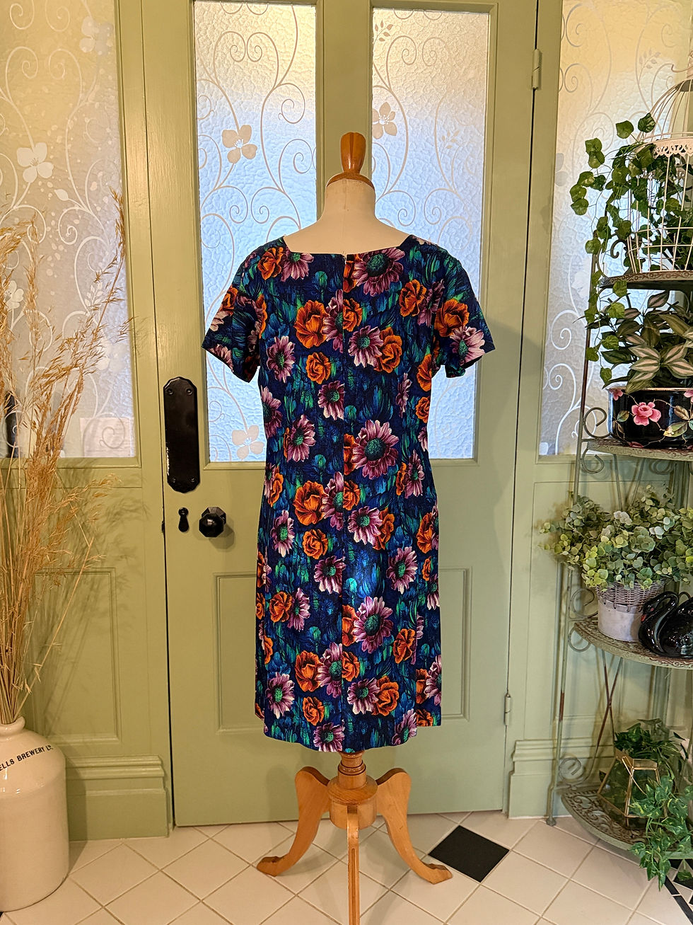 Thumbnail: 1950s Bold Print Fitted Shift Dress