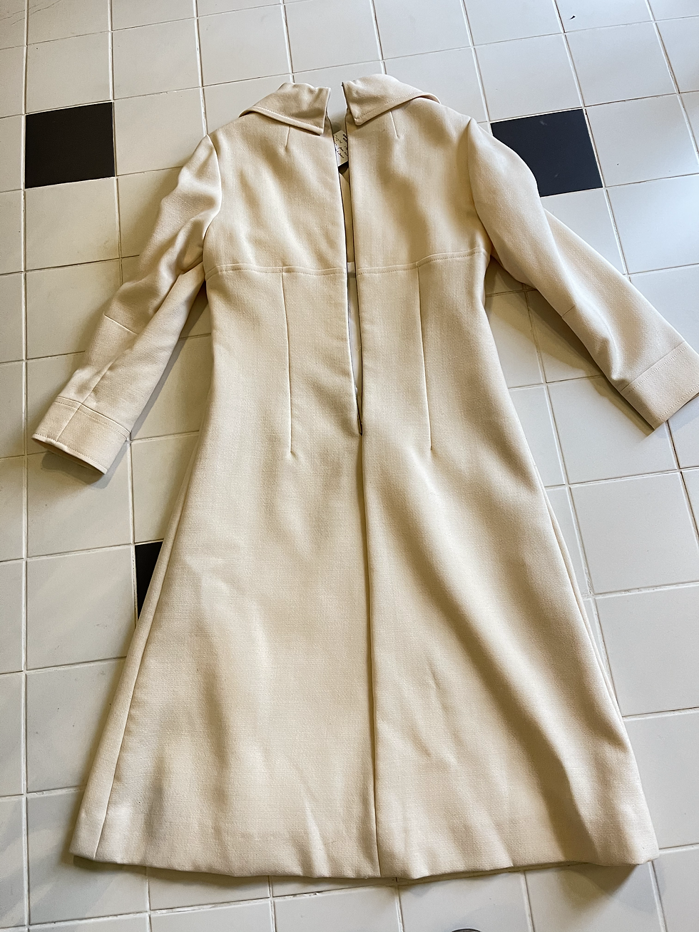 Thumbnail: Cream Graphic Mod Dress By Louis Feraud Flat View
