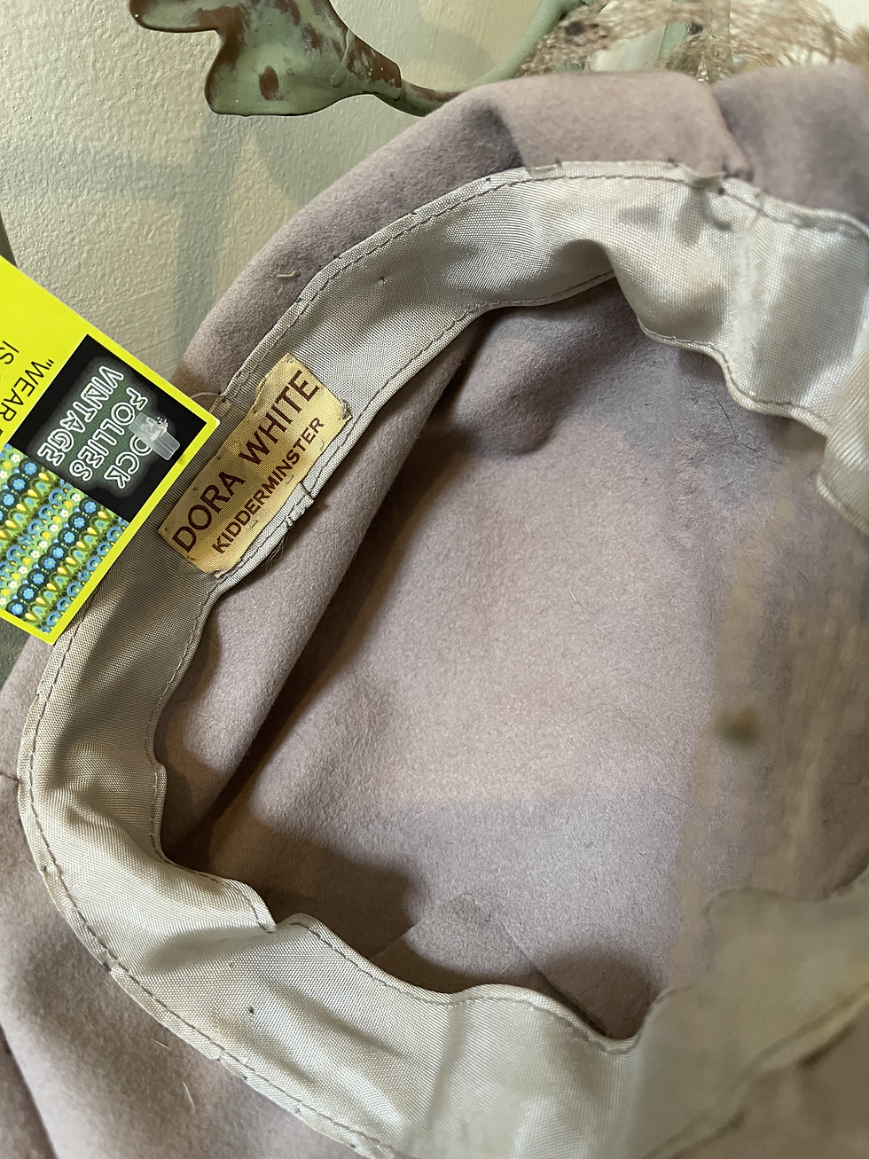 Thumbnail: 1940s Pale Grey Wool Felt Hat by Dora White