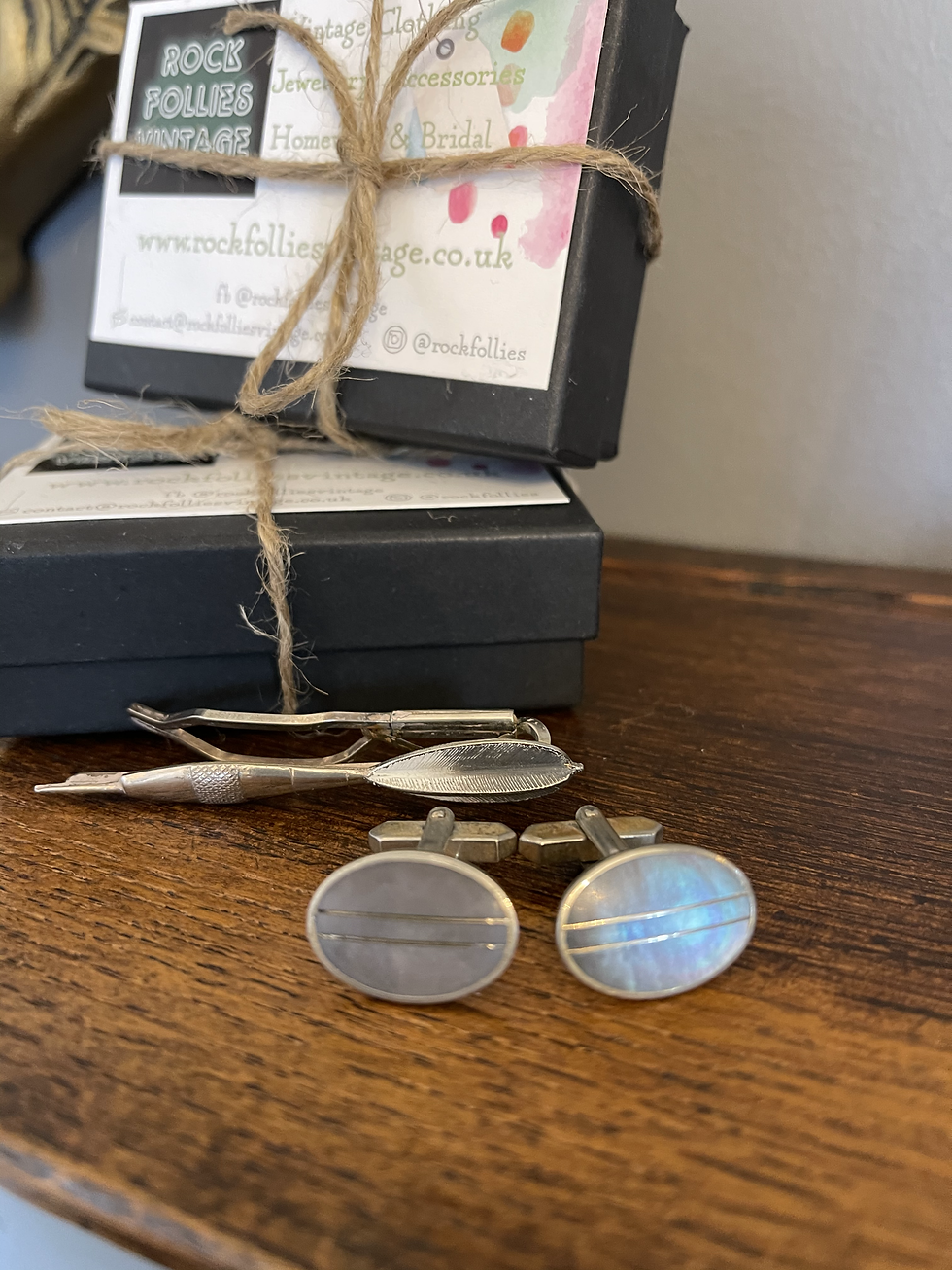 Silver Tone Cufflinks & Dart Tie Clip