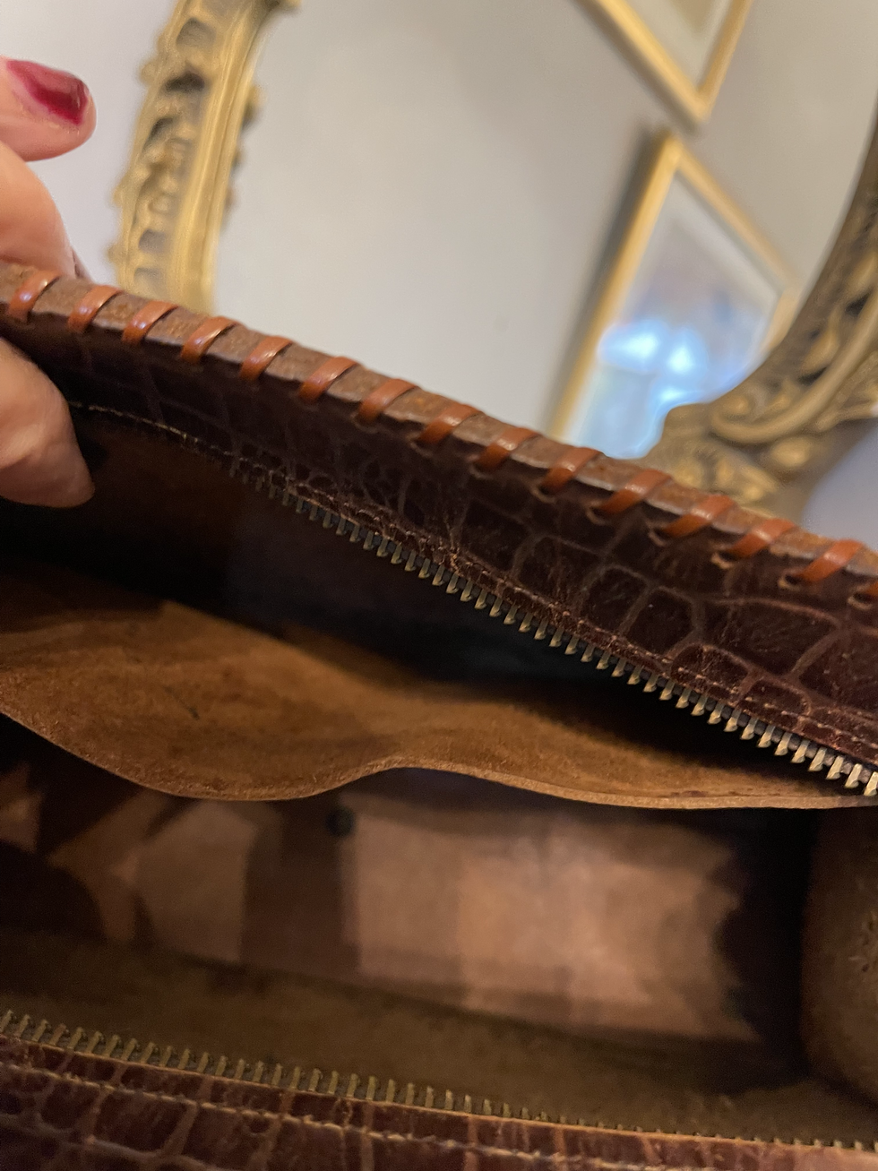 Thumbnail: 1930s - 40s Rich Tan Leather Vintage Skin Zipped Handbag
