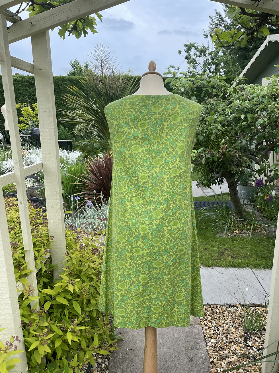 Thumbnail: 1960s Green Cotton Print Shift Dress Back View