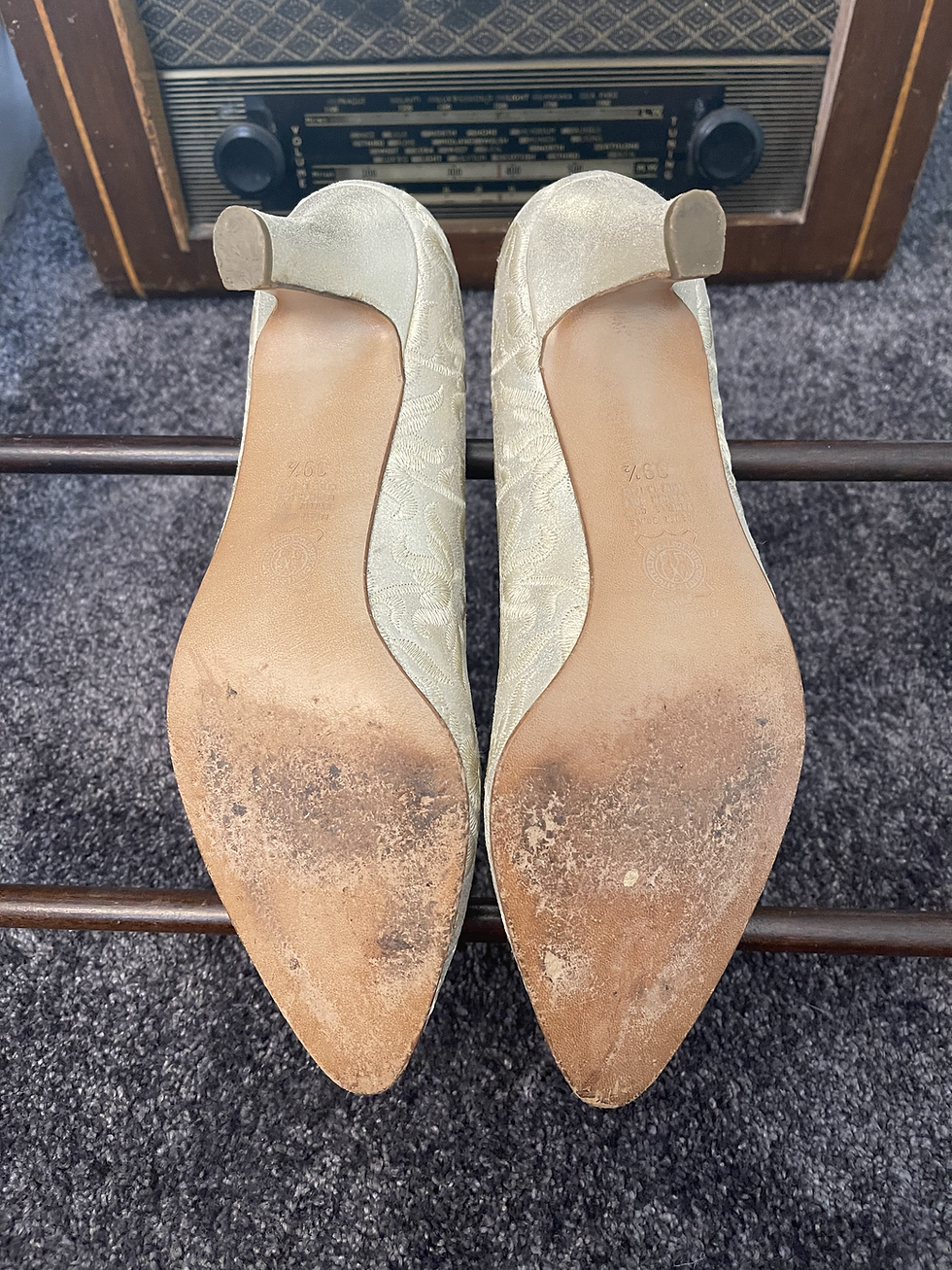 Thumbnail: Gold Embroidered Courts by Carvella