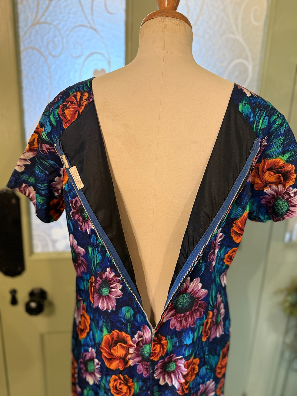 Thumbnail: 1950s Bold Print Fitted Shift Dress
