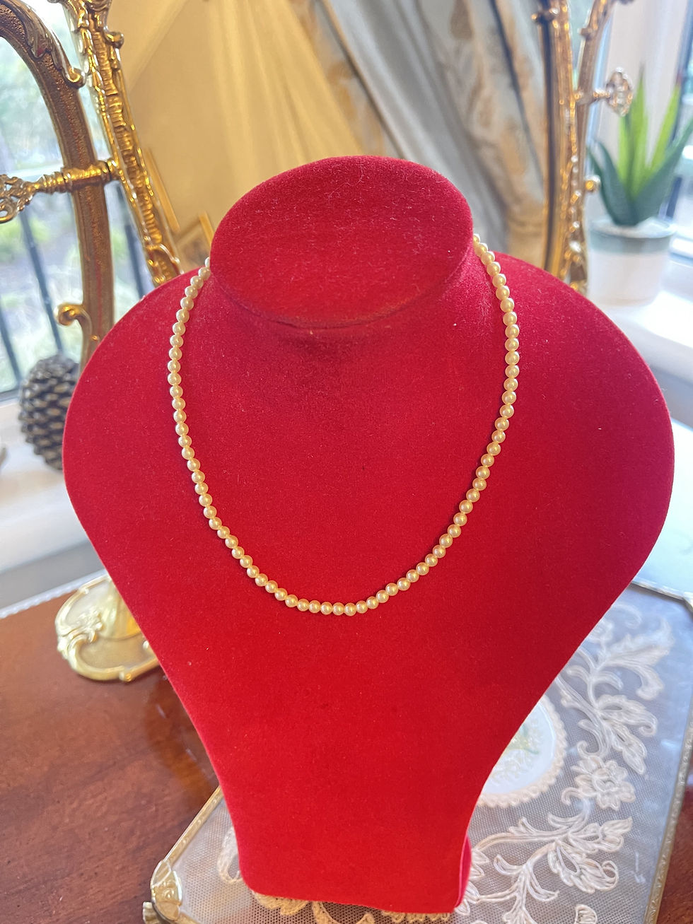 Thumbnail: Single Strand of Lotus Pearls with Diamante Clasp