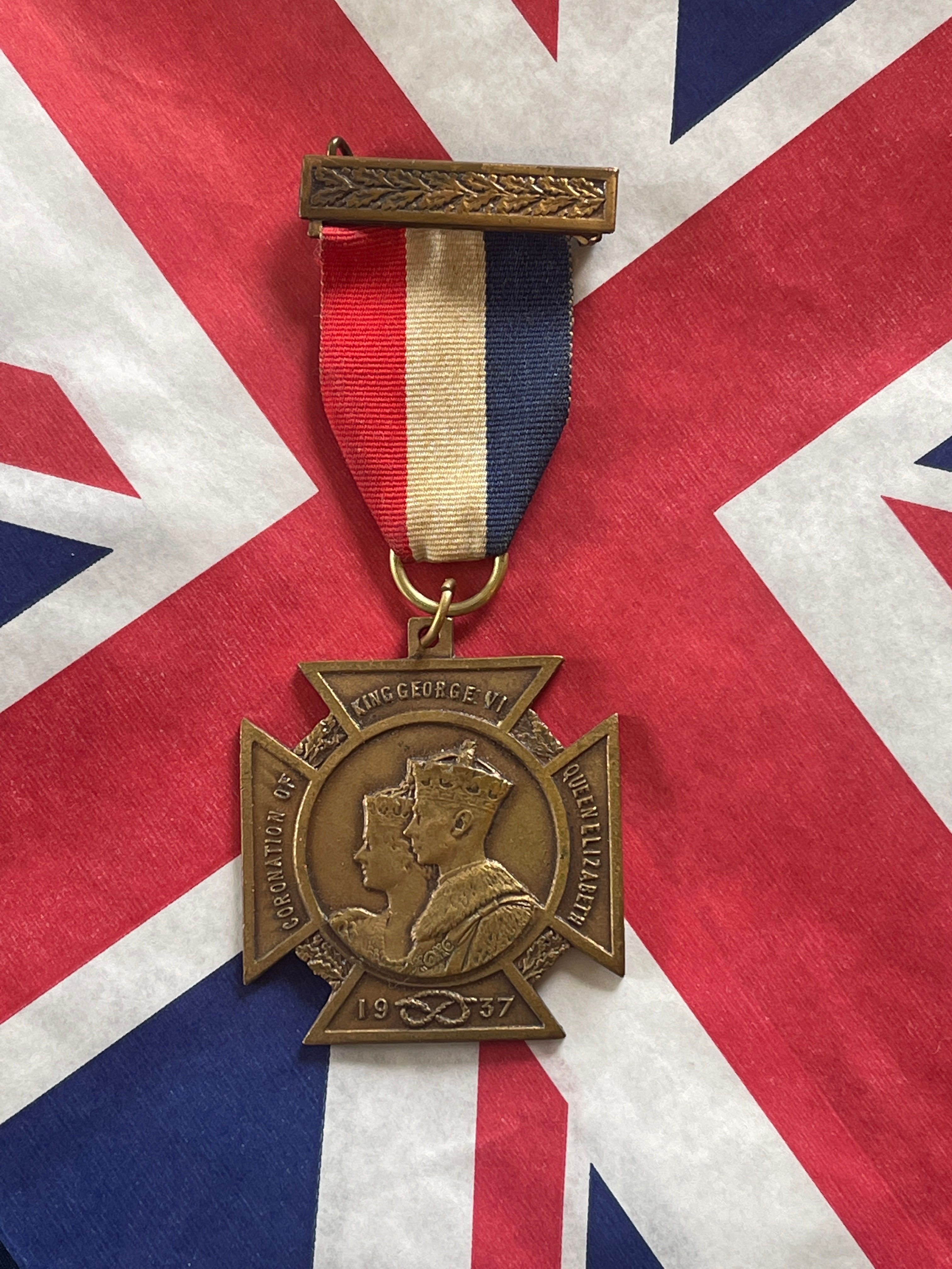 King George V1 & Queen Elizabeth 1937 Souvenir Coronation Medal presented by the County Borough of West Bromwich