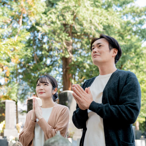夫婦でのお墓参り