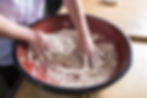 そば粉をこねる