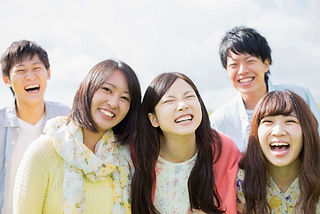 若者の笑顔