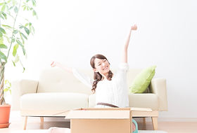 引越し準備の女性