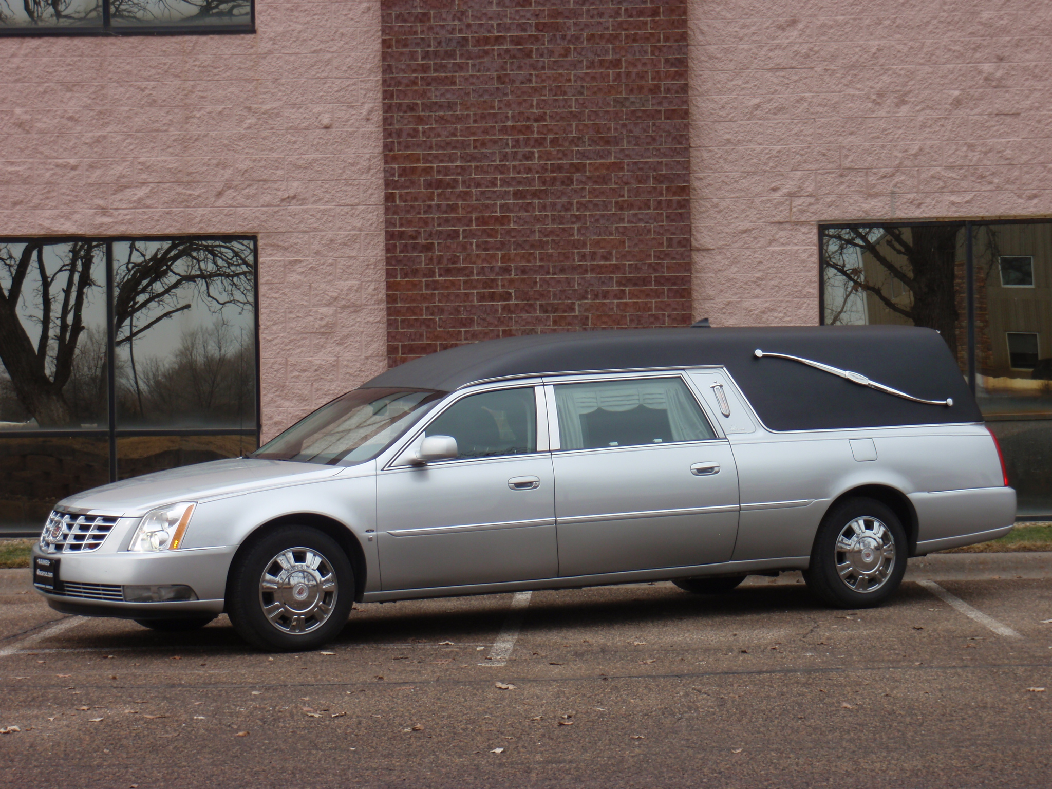 2009 Cadillac DTS Funeral Coach (Fleet)'s photo