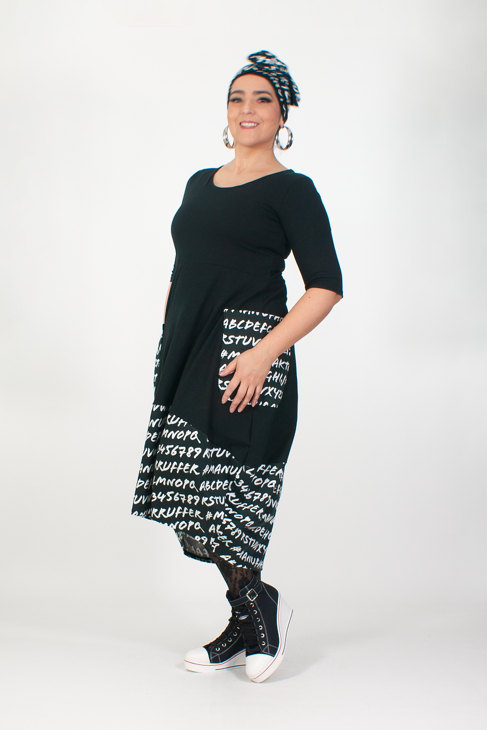 Ballonkleid für Mollige im schwarz weiß Kontrastlook