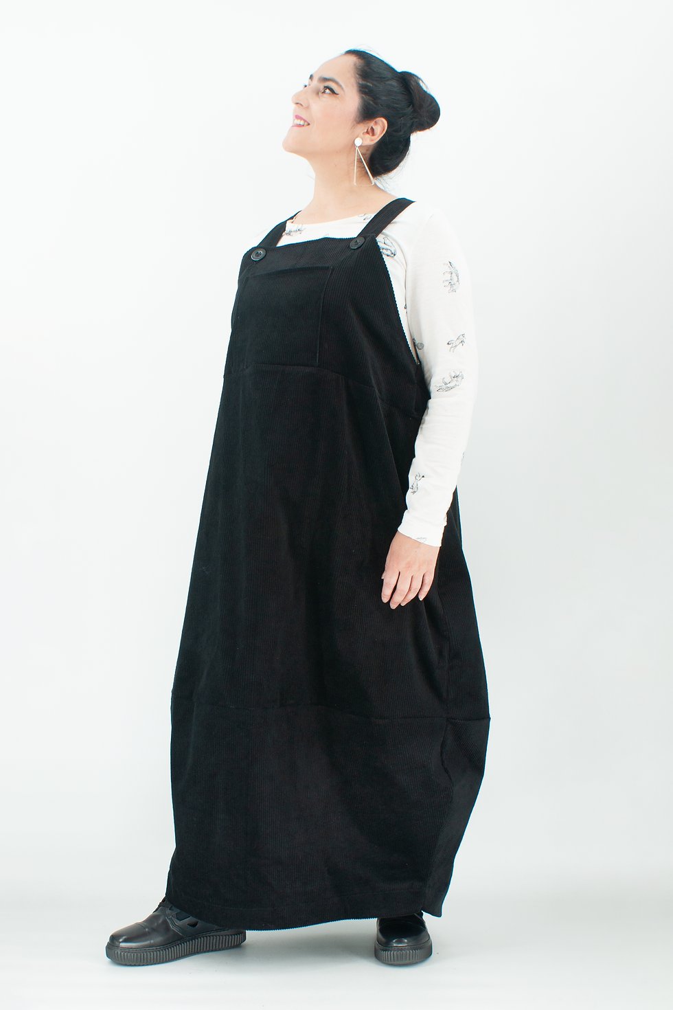 Schwarzes Trägerkleid aus Cord in Maxilänge