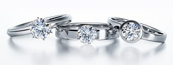 AdobeStock_236291060 3Ringe Schmuck.jpeg