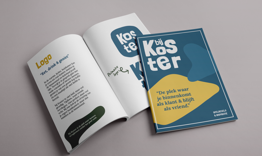 Brand guide van bij Koster met opengeslagen pagina over het logo