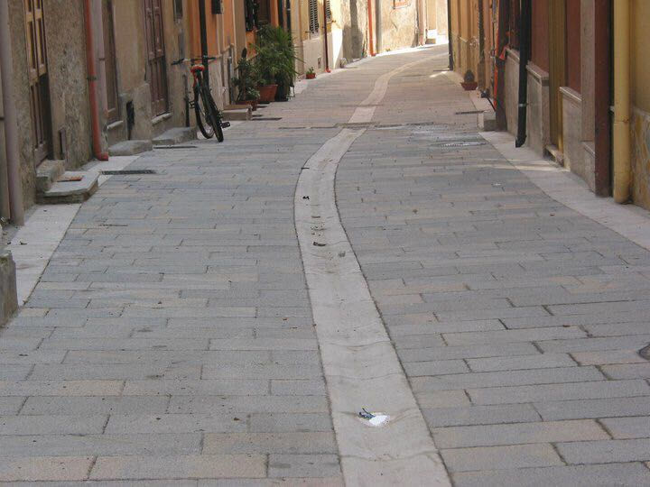 Arredo urbano in pietra calcarea
